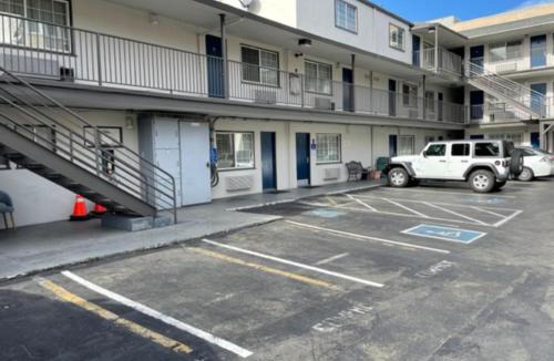 Marina District Hotel | Motel 6 San Francisco CA Lombard Street