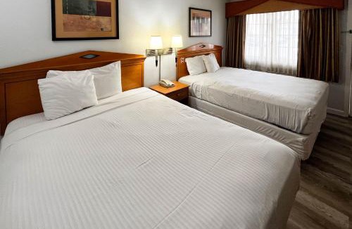 Marina District Hotel | Motel 6 San Francisco CA Lombard Street