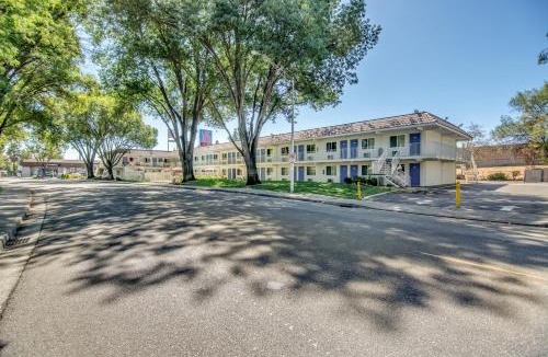 Stockton Hotel | Motel 6-Stockton, CA - North