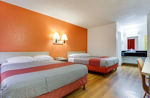 Tempe Hotel | Motel 6 Tempe, AZ - Scottsdale South