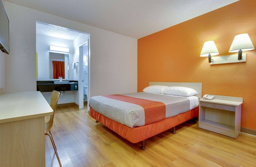 Tempe Hotel | Motel 6 Tempe, AZ - Scottsdale South