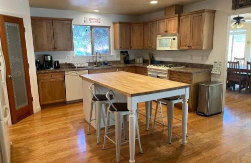 Wishon House | Mountain Family Cottage Ideal for Outdoor Adventures in Ohio