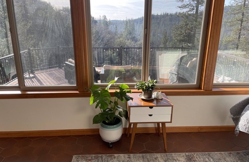 Cedar Ridge House | Mountain Getaway, just 6 miles away from town!