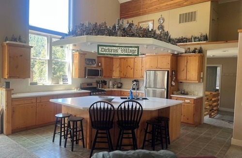 Government Camp House | Mountain home perfect for large groups in the heart of Government Camp
