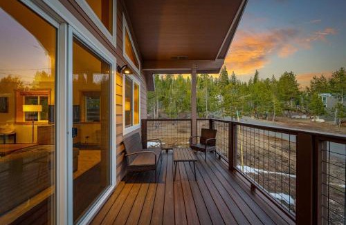 Serene Lakes House | Mountain Retreat - Sleeps 7 - Canoe - Fireplace
