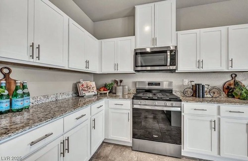 Las Vegas House | Mountain-View Oasis — Private Rooms for Rent
