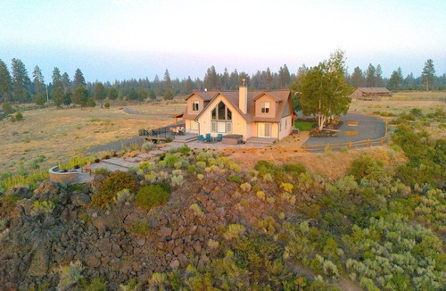 Deschutes River Woods House | Mountain View Retreat - 3Bed - 2.5 Bath on 17acres