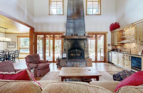 Mountain View Estates House | Mountain Views from the Hot Tub