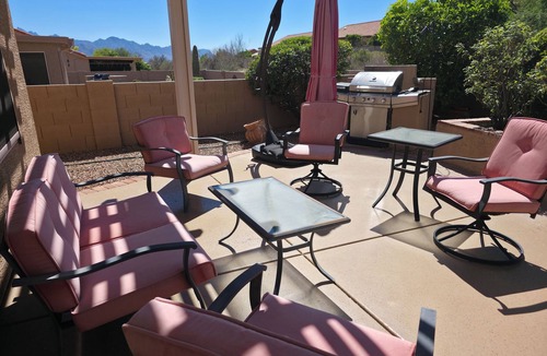 Saddlebrooke House | Mountain Views from Front and Back Patios