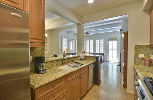 La Quinta Condo | Mountain Views! Stunning 2-Story Spanish Townhome, Private Patio, Garage, Pet Friendly! (L55)