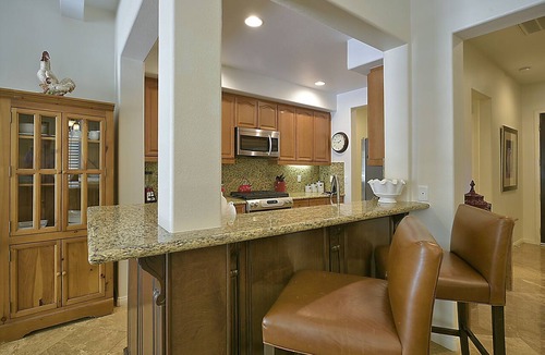 La Quinta Condo | Mountain Views! Stunning 2-Story Spanish Townhome, Private Patio, Garage, Pet Friendly! (L55)