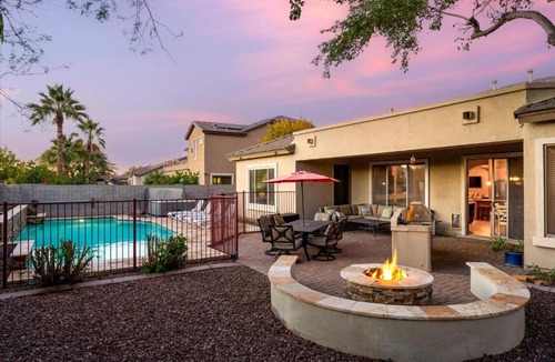 Rovey Farm Estates House | Movie Theater Pool Arcade Fire Pit