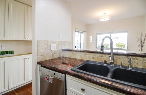 Carmine - Parkmont House | MR1: Fantastic San Jose 3 bdrm