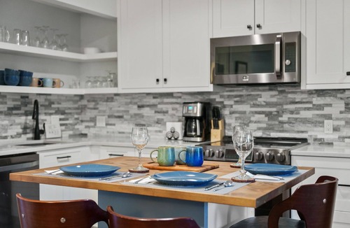 Century West Condo | MT. BACHELOR VILLAGE RESORT- Unique, Modern 1b/1ba condo. Ideal location!