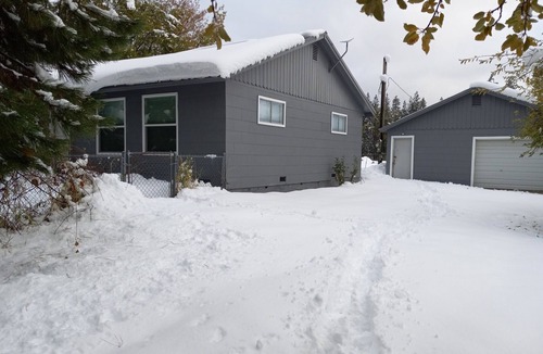 Shingletown House | Mt Lassen National Park Lodging. 8 miles to Lassen National Park, Star Gazing