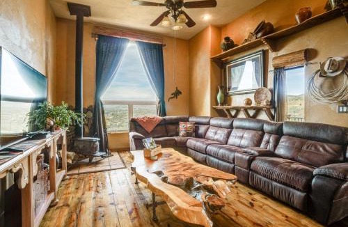Dewey-Humboldt House | Mtn-View Adobe Home w/Large Deck Near Prescott!