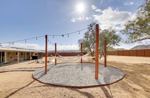 Joshua Tree Cottage | Mtn-view Home w/Hot Tub: 8 Mi to Joshua Tree!