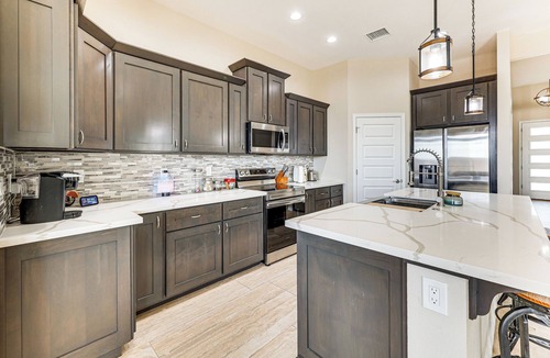 Mohave Valley House | Mtn-View Home w/Patio, 3 Mi to Colorado River!