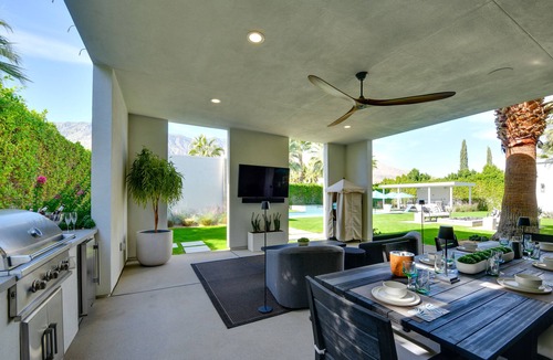 Palm Springs House | Mtn Views + Outdoor Oasis: Palm Springs Home!