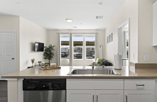 Northwest Reno Apartment | Mtn. Views, Pool, & HotTub | Luxury Northwest
