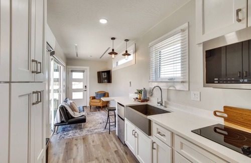 Cedar City Cottage | Mtn Views! Reimagined Container Home in Cedar City