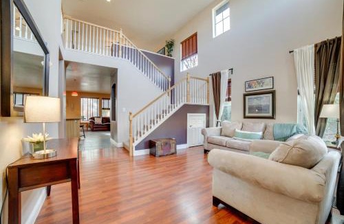 Northwest Reno House | Mtns Await: Reno Escape w/Yard & Pool Table!