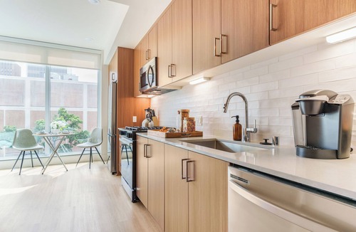 Downtown San Diego Condo | Multi-Room Reservation | Little Italy | Resort Pool + Sky Deck | Ancora