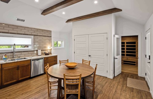 Southside House | Myrinn - Indoor Sauna & Fire Pit Near NAU Campus