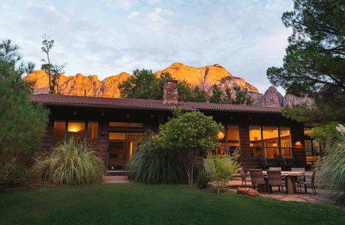 Zion National Park South Entrance House | Nama-Stay Retreat House, 5 Min to Zion NP