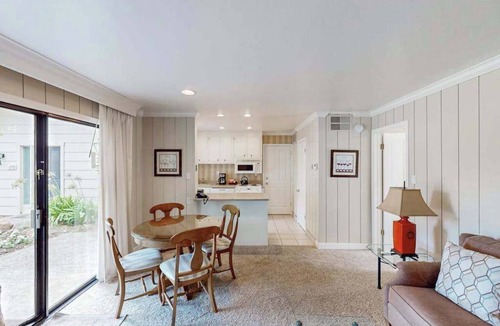 Napa Condo | Napa 1BR Silverado condo with golf view, fireplace & pool access