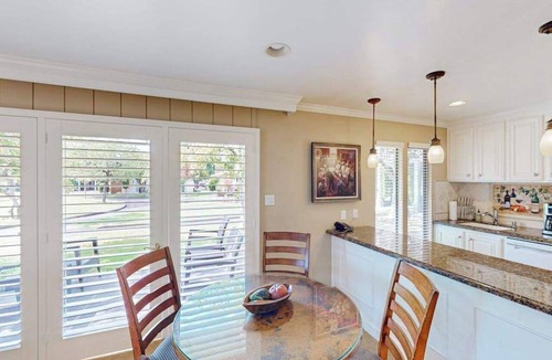 Napa Condo | Napa 1BR Silverado condo with two patios, fireplace & pool access