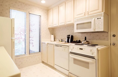Napa Apartment | Napa Escape Luxe King Bed Near Wineries Spa