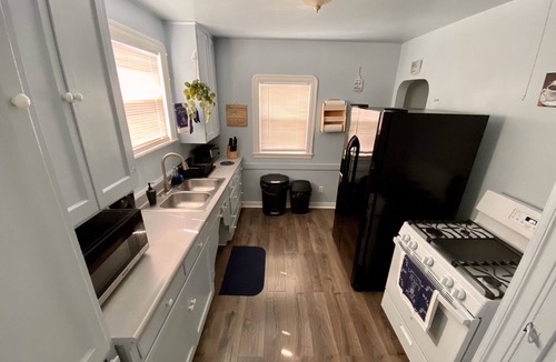 Vallejo House | Napa SF near all popular locations! PET FRIENDLY. King Bed Near Wine Country.