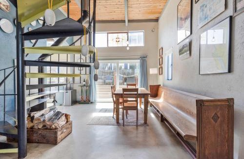 Salmon Creek House | Nature Lover's Paradise Just Steps to Beach and Dogs Are Welome