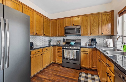 Southside House | NAU/DT | Elevated 2 bdrm | AC | Dog Friendly