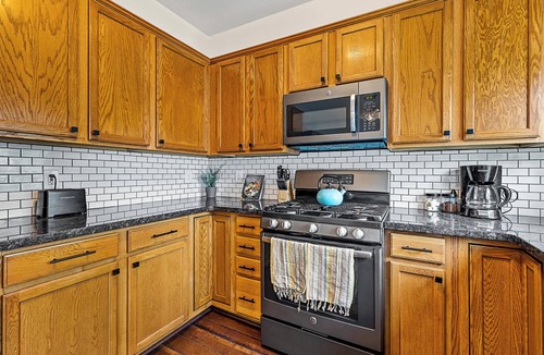 Southside House | NAU/DT | Elevated 2 bdrm | AC | Dog Friendly