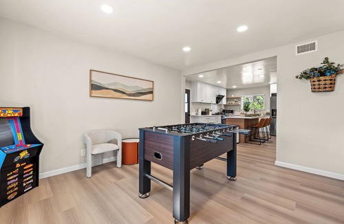 Lake Forest Villa | Near Beach/Disneyland/Swimming pool/New/4BR/6Beds