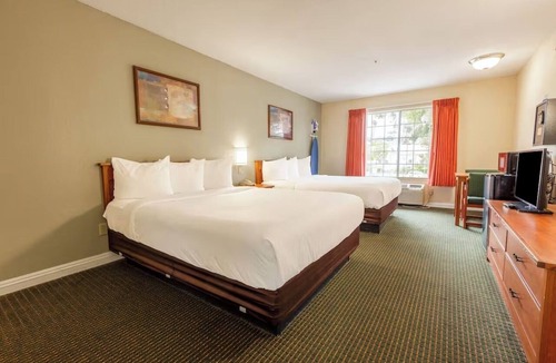 San Clemente Hotel | Near Coastal Trails, Lake Access & Restaurants | 2 Queen Beds | Free Parking