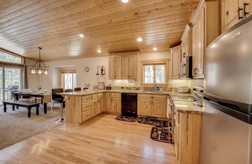 Soda Springs Cabin | Near Donner Lake & Skiing: Soda Springs Cabin!