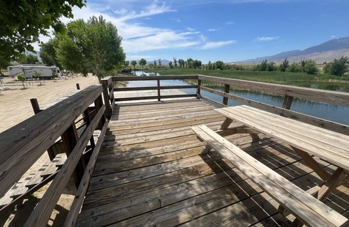 Olancha RV Rental | Near Mt. Whitney Lakeside RV site#14 Lake Olancha