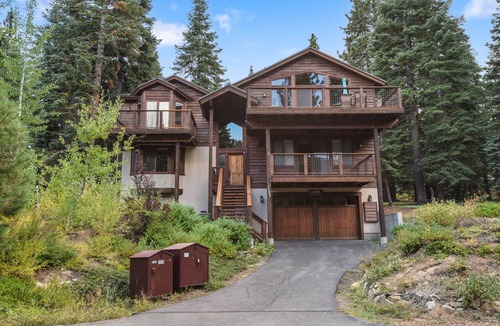 Kingswood Estates House | Near Northstar! Luxury Dog-friendly Home w Hot Tub