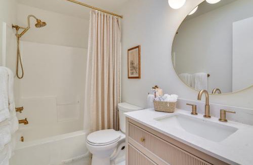 Beaverton House | Near Shops & Cafes: Beaverton Haven w/Luxe Decor!