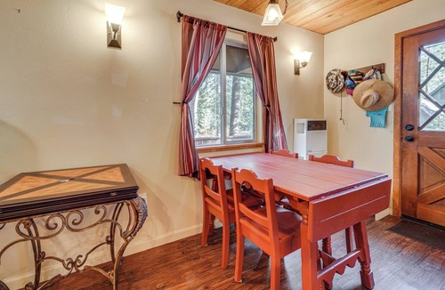 Pla-Vada Woodlands Cabin | Near Slopes, Donner Lake & Trails! Woodsy Retreat