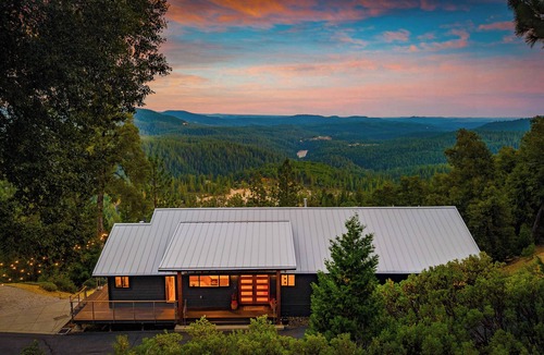 Nevada City House | Nevada City Vista / Mountain Views, Fireplace & BBQ