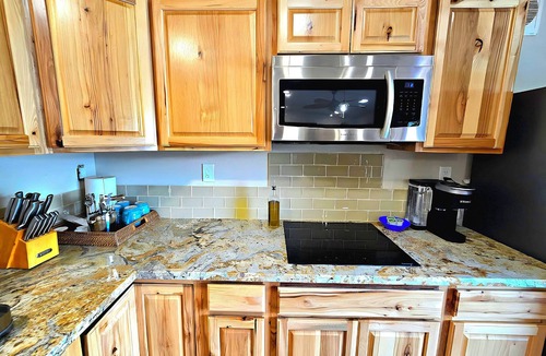 Lakeport House | New 2BR Lake House on Blue Lakes-Private Dock, Large Patio, Fire Pit & Kitchen