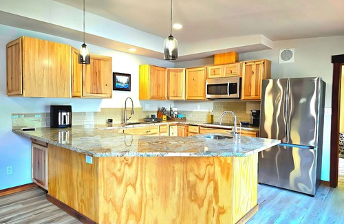 Lakeport House | New 2BR Lake House on Blue Lakes-Private Dock, Large Patio, Fire Pit & Kitchen