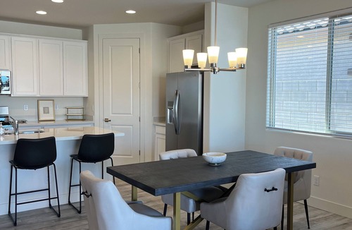 Maricopa County House | New 3-bedroom home in Litchfield Park w outdoor area. Close to hiking and golf