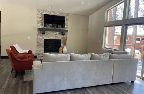 Montgomery Estates House | New 3-bedroom South Lake Tahoe retreat! 3.2 miles away from Heavenly Ski Resort!
