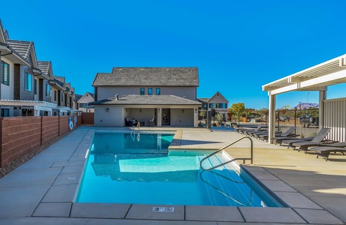 Santa Clara House | New 3 BR Townhome w/Private Patio/Views/Heated Pool/EV Friendly