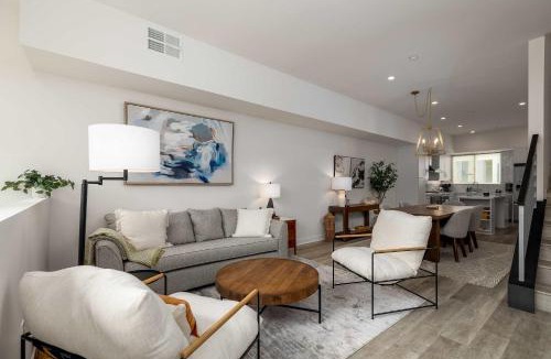 Bankers Hill House | NEW 3br Luxury Townhome - Gaslamp - Balboa Park